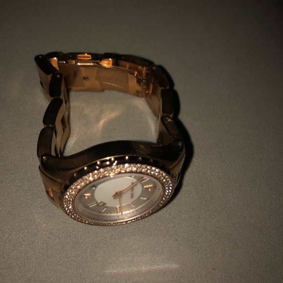 Micheal Kors watch - Picture 3 of 3